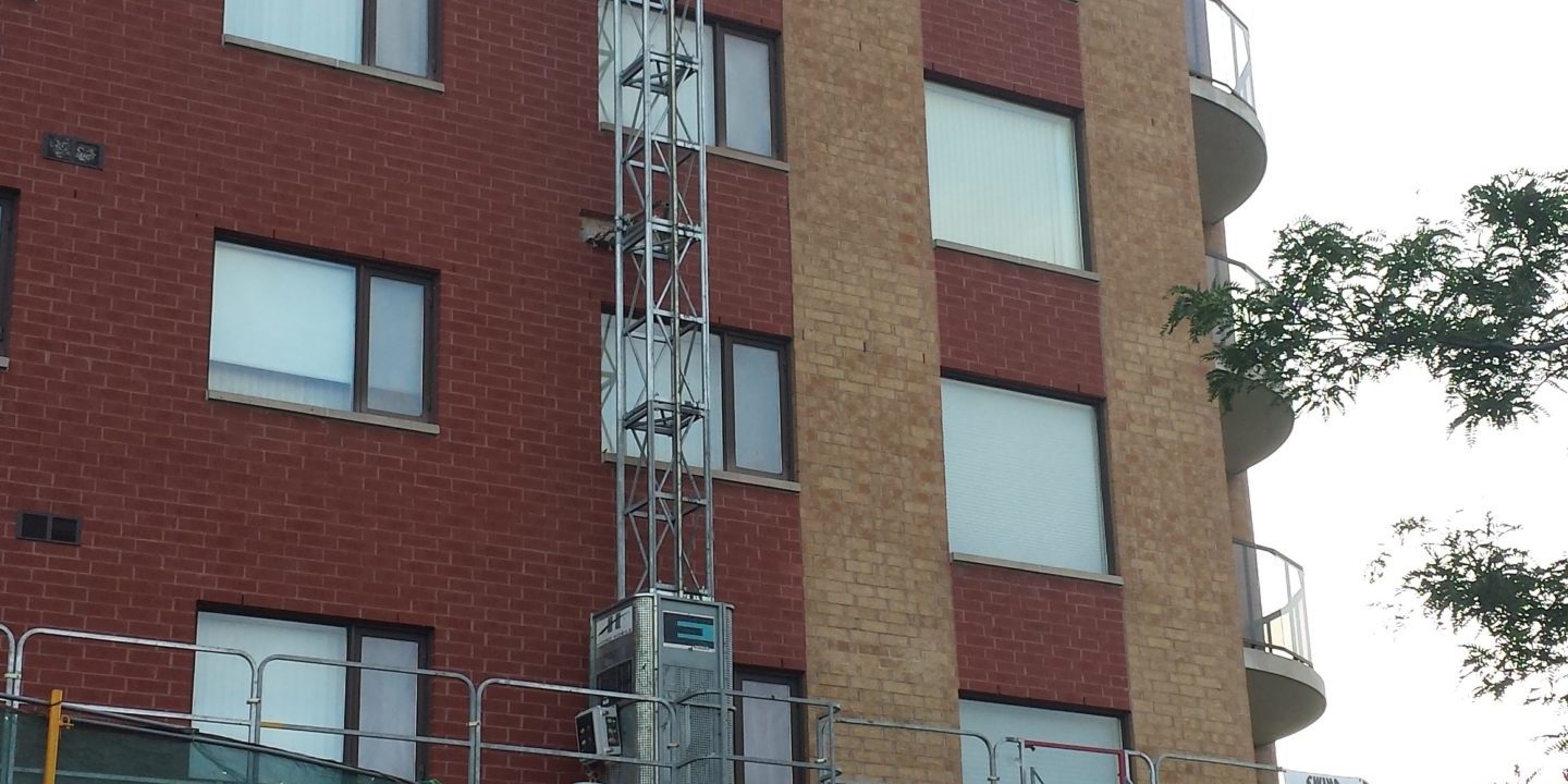 120 Wright Crescent Brick Image