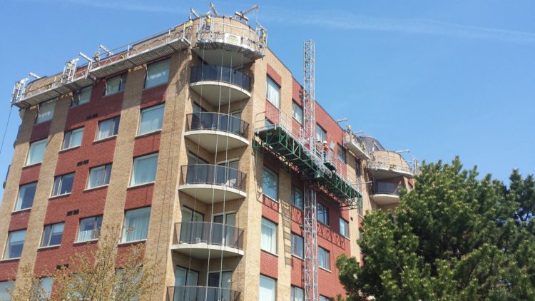 120 Wright Crescent Brick Image