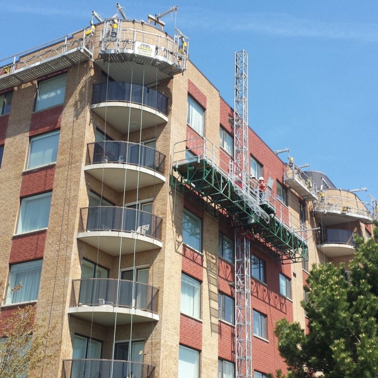 120 Wright Crescent Brick Image