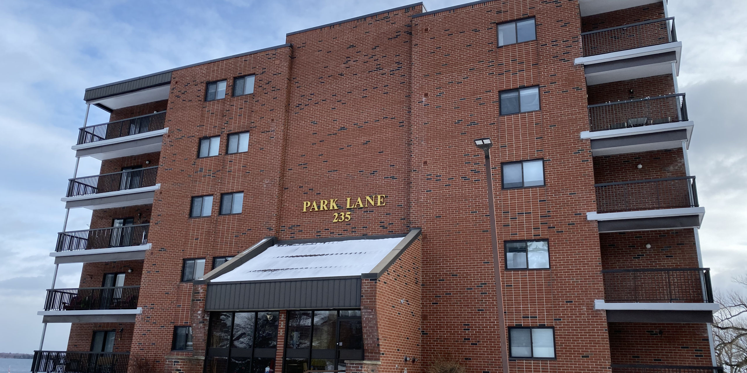 235 South Street Balcony Image